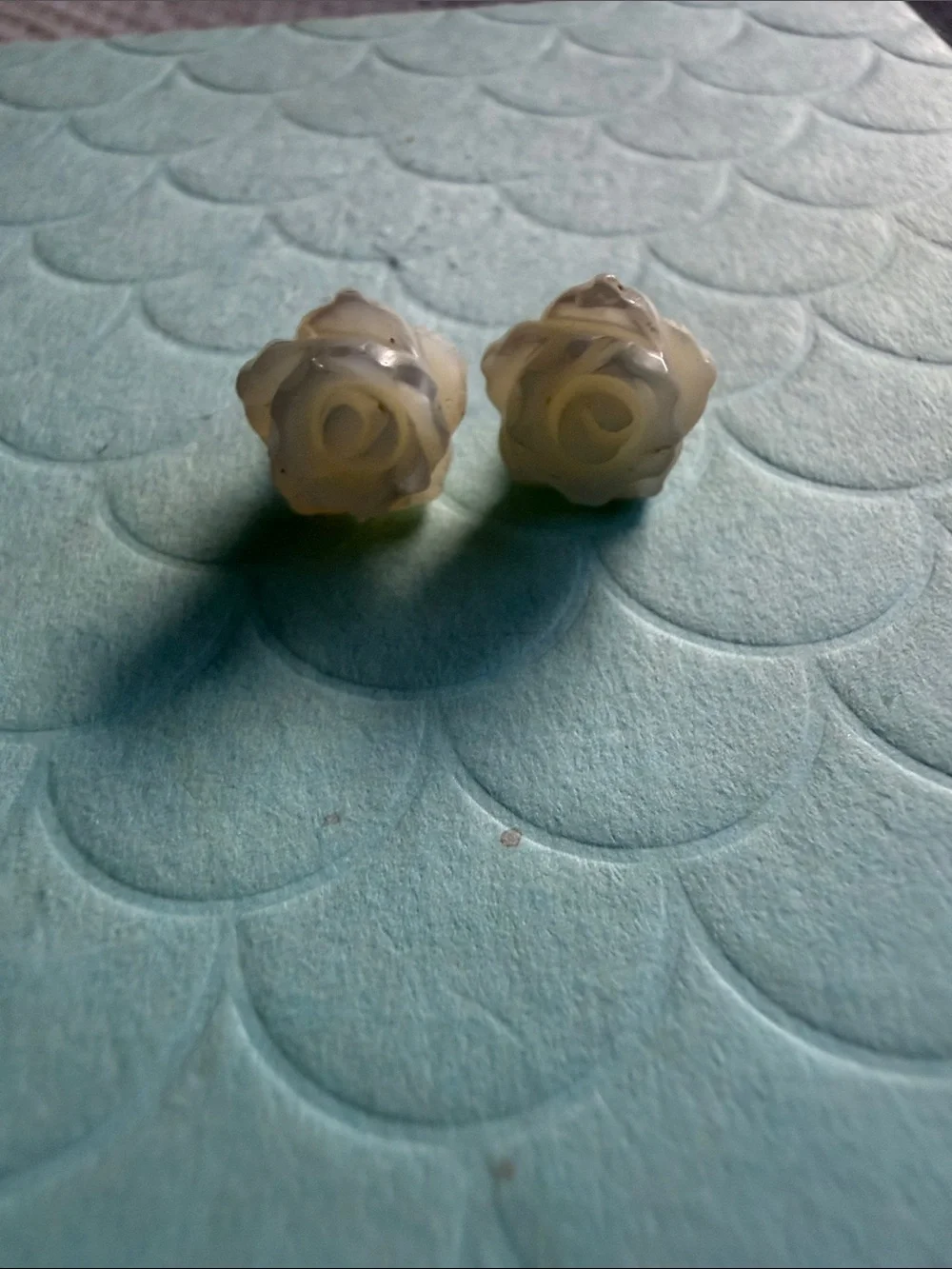 Pearl & Carved Rose Bracelet with Matching Stud Earrings - White